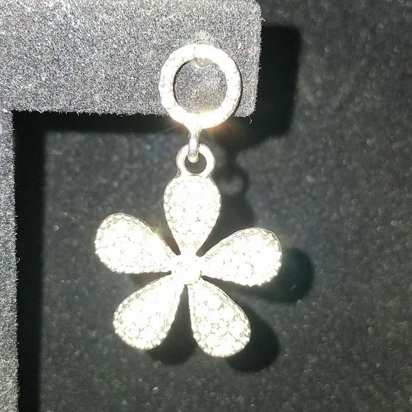 Silver Tone Daisy Earrings Pierced Ears Pave Rhinestones - Picture 5 of 6